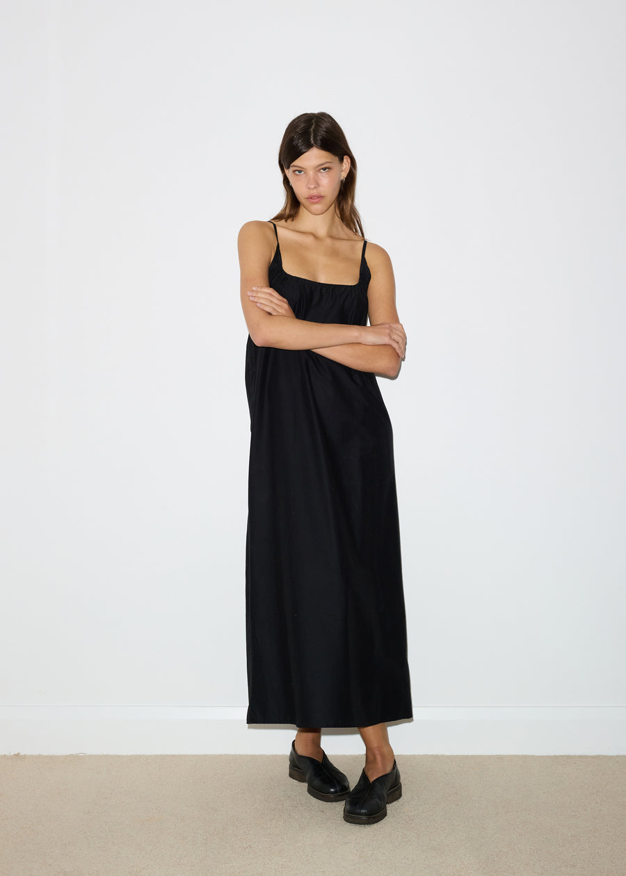 the simple dress - black