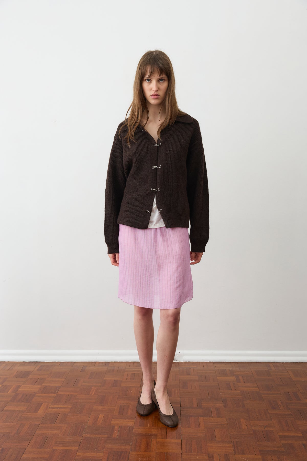 Clasp Knit - Brown