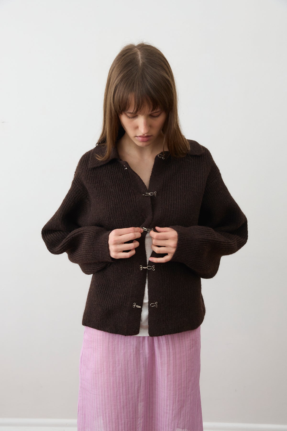 Clasp Knit - Brown