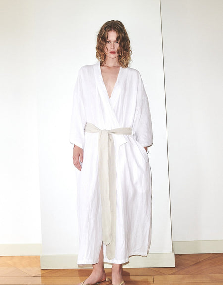 the 02 robe - white | Deiji Studios