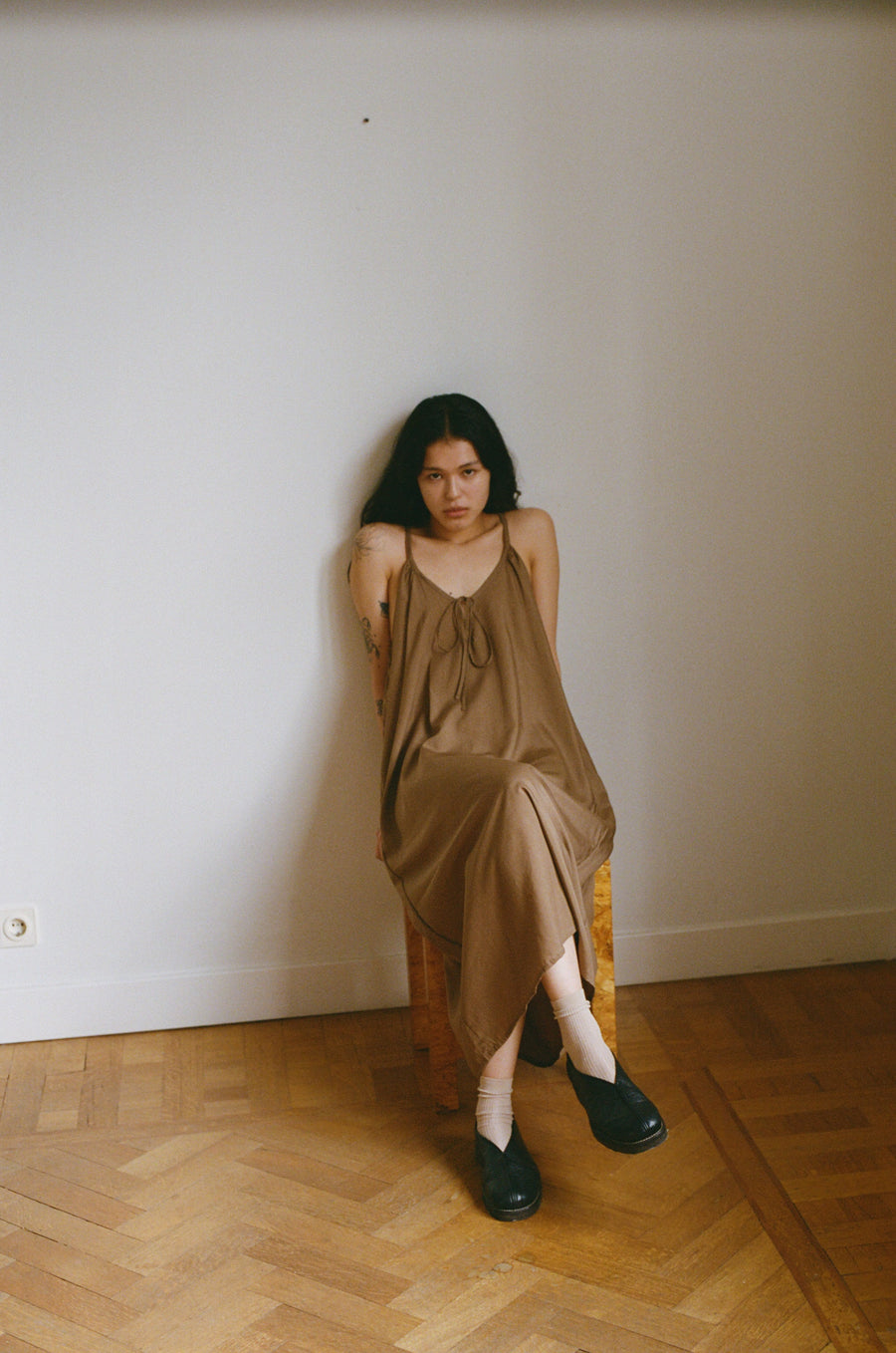 the scoop neck dress - taupe