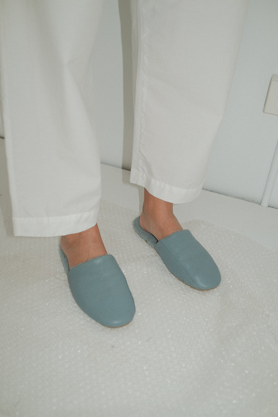 the soft leather slide - slate