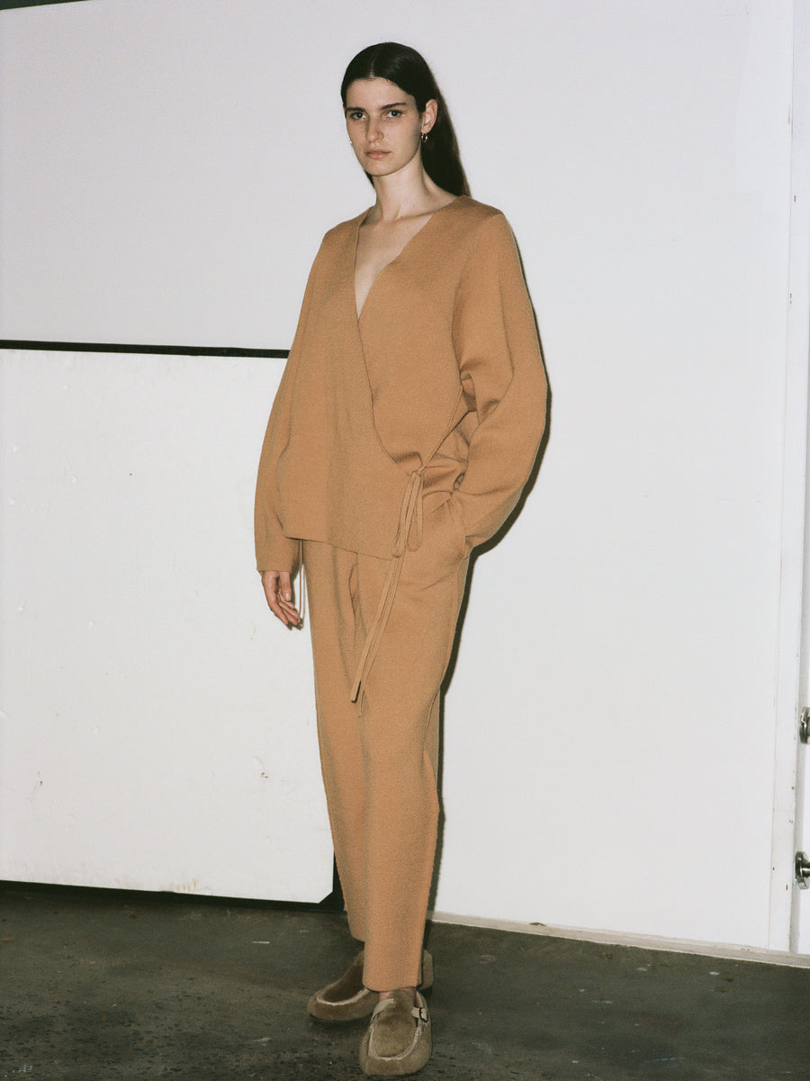 the curved leg pant - camel