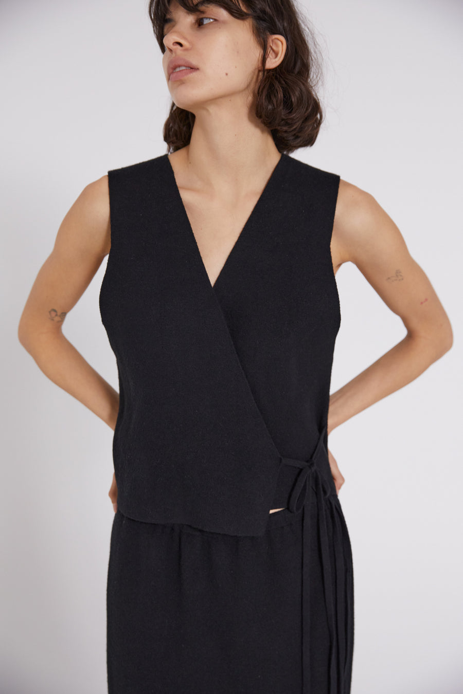 the tie knit top - black