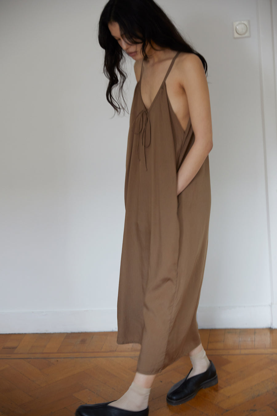 the scoop neck dress - taupe