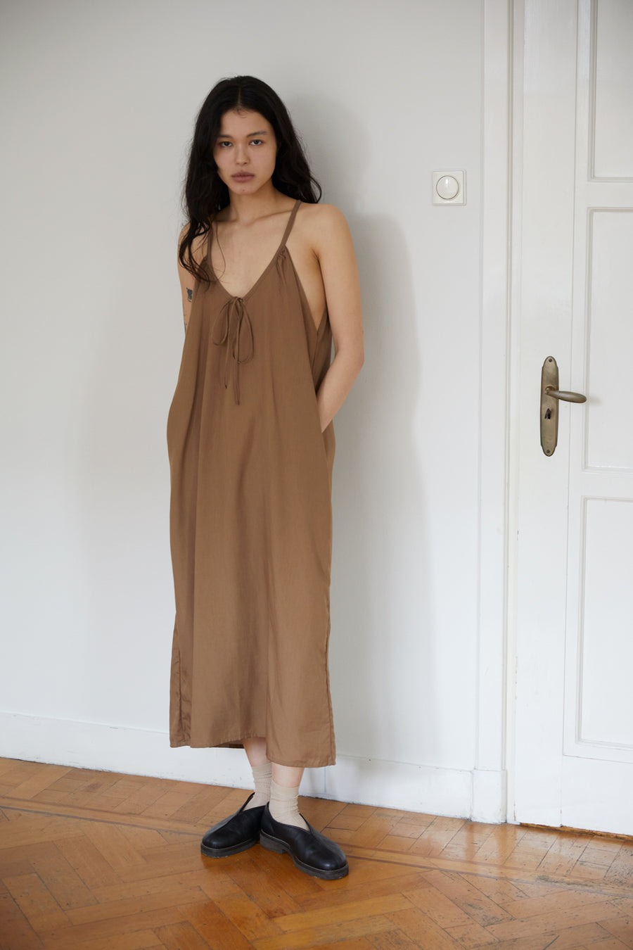the scoop neck dress - taupe