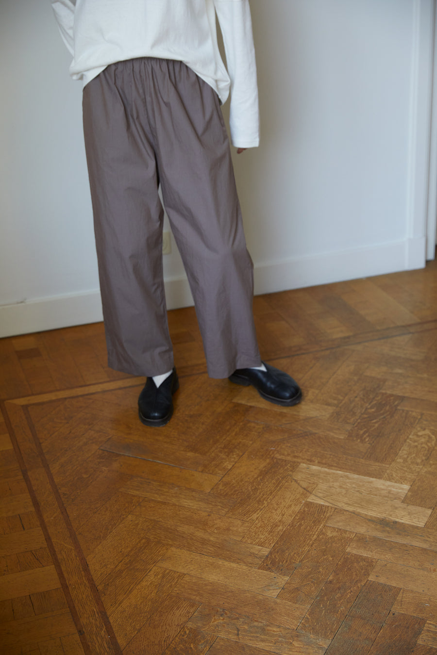 the ease trouser - red brown stripe