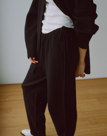 the drawcord knit pant - black | Deiji Studios