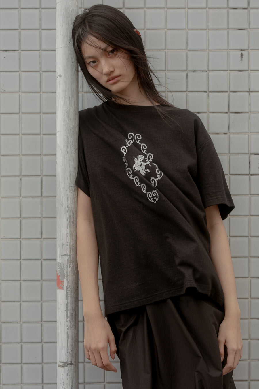 the cherub tee - black / silver