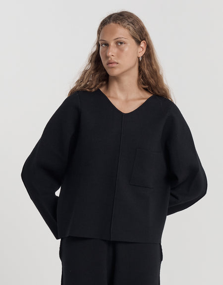 the seam pullover - black | Deiji Studios