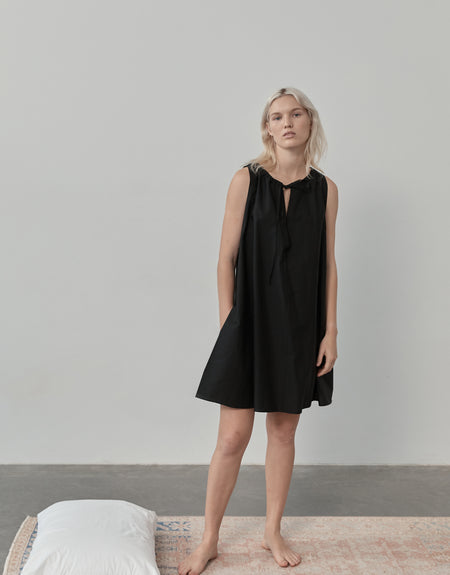 the mid tie dress - black | Deiji Studios